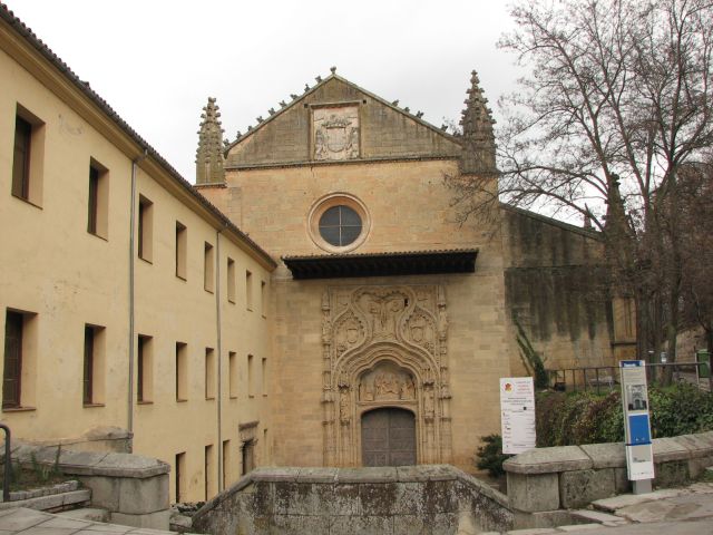    (Convento de Santa Cruz la Real),     .  ,    .
